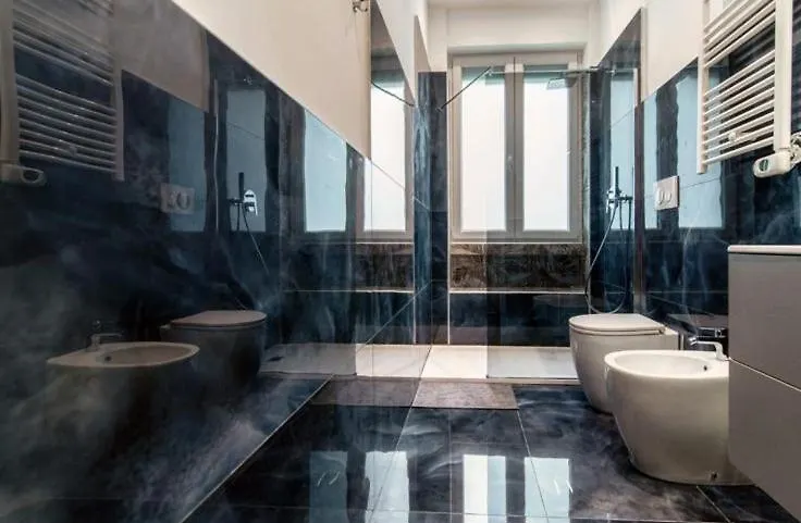 Relax House 7Min In Bus Dal Lago Como 0*,